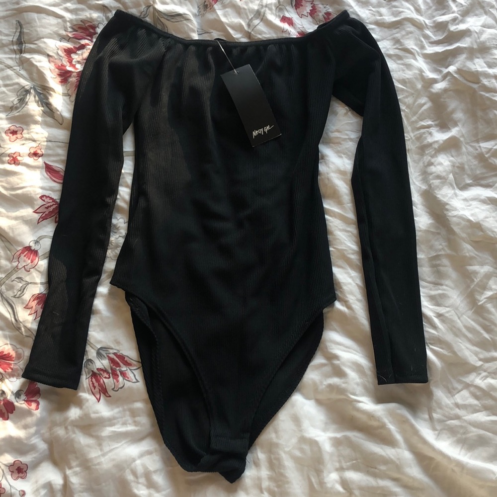 Off the shoulder black  ribbed bodysuit